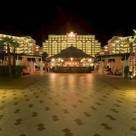 אתר נופש Majestic סאני ביץ'