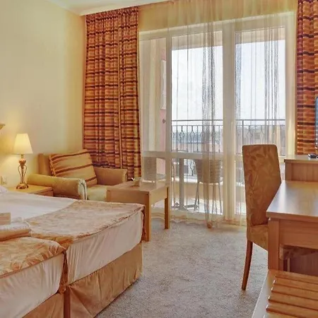 Majestic אתר נופש 4*