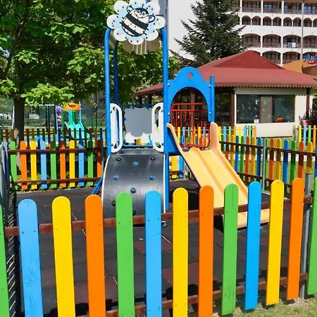 Здравен курорт Majestic 4*