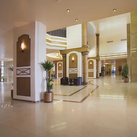 Majestic منتجع ساني بيتش