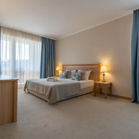 Majestic 4* Σάνι Μπιτς